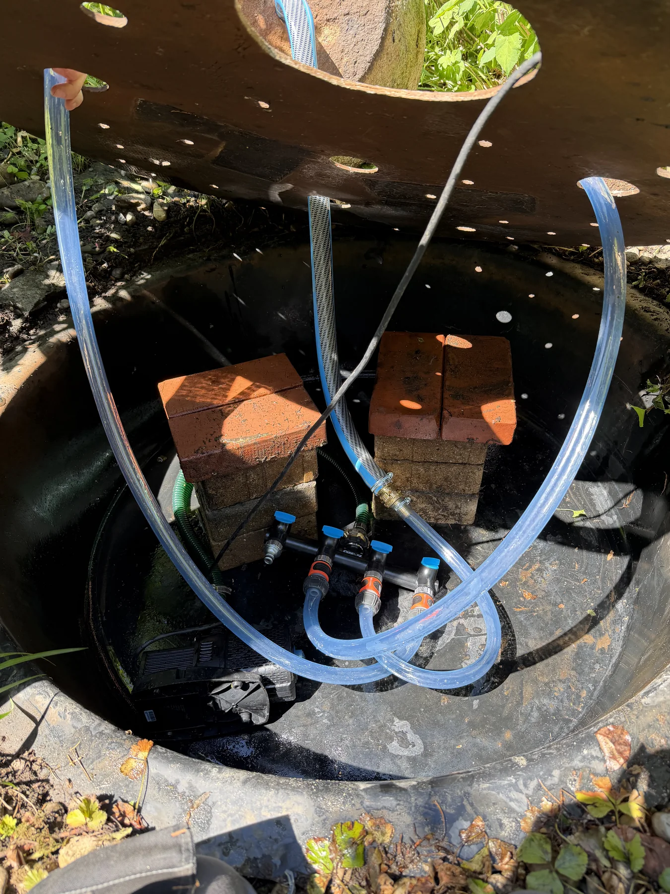 Arbeitsprozess bei der Brunnenreparatur
