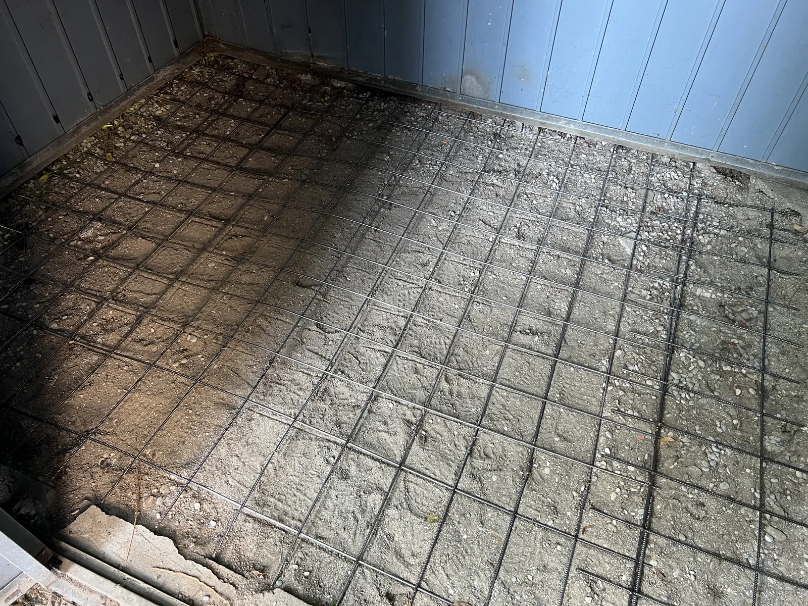 Bewehrungsmatte vor dem Betonieren eingebaut
