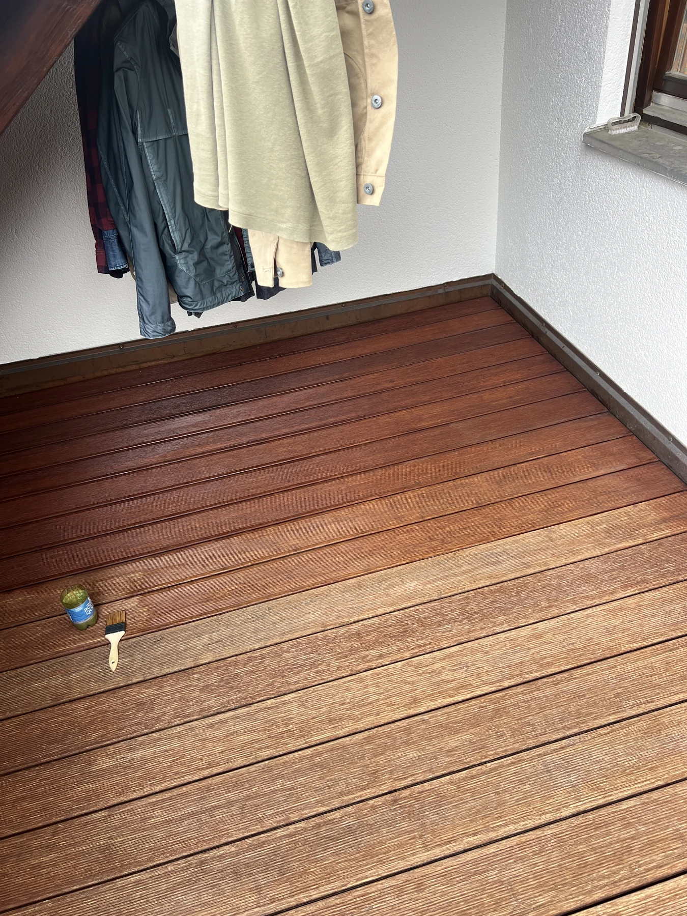 Terrasse nach Holzpflege und Reinigung