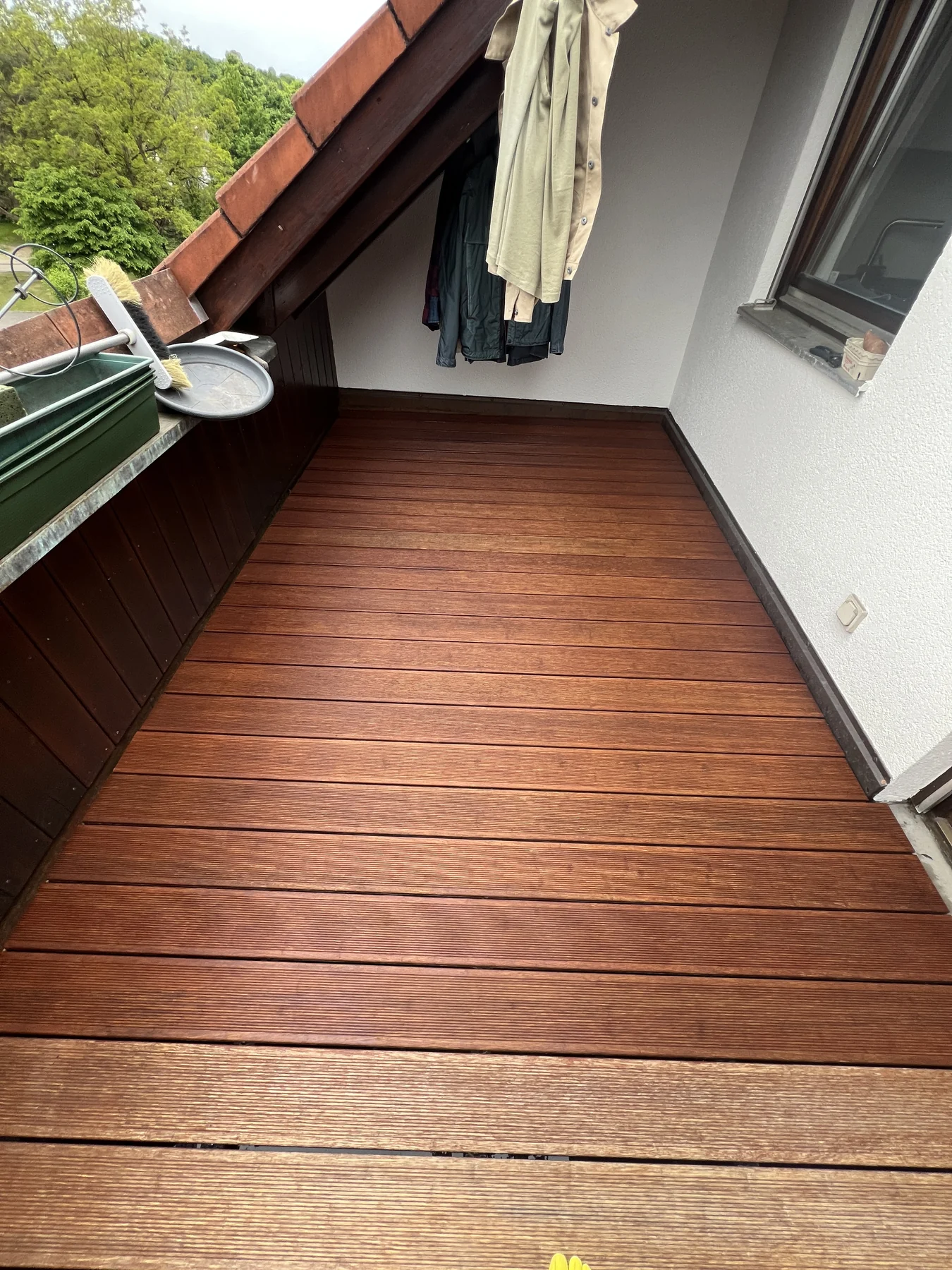 Holzterrasse sauber aufgefrischt